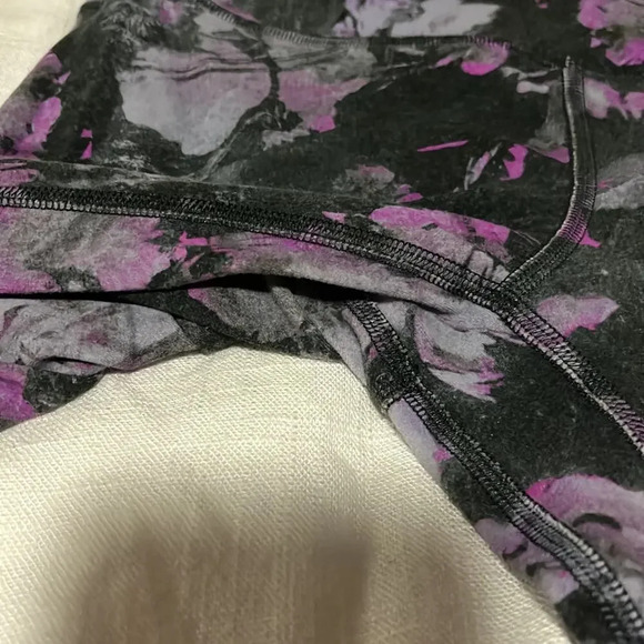 Lululemon Purple Floral Align 25in Leggings 4 - Picture 5 of 10